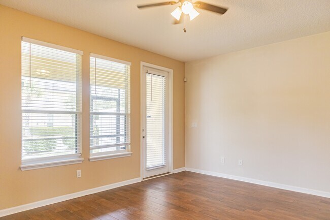 Building Photo - 4220 Plantation Oaks Blvd