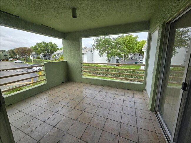 Foto del edificio - 11183 NW 7th St