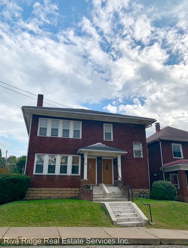 818 Maple Ave Unit 1, Turtle Creek, PA 15145 Room for Rent in Turtle