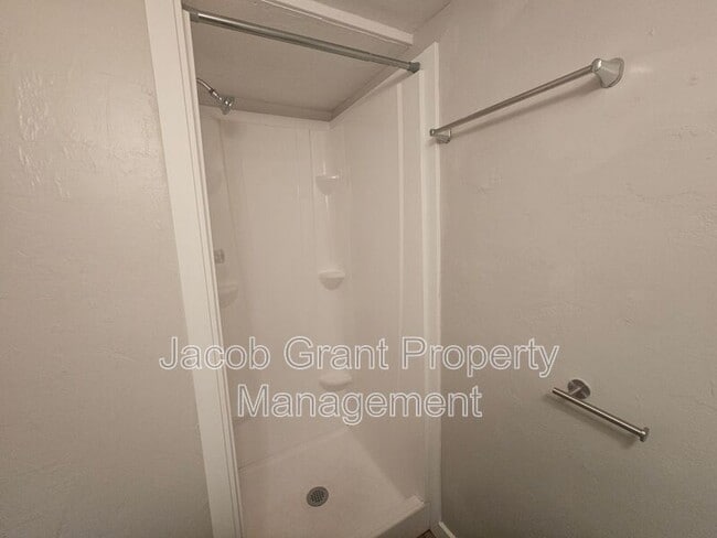 Building Photo - 348 I St