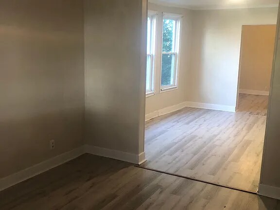 Building Photo - 499 West Ave