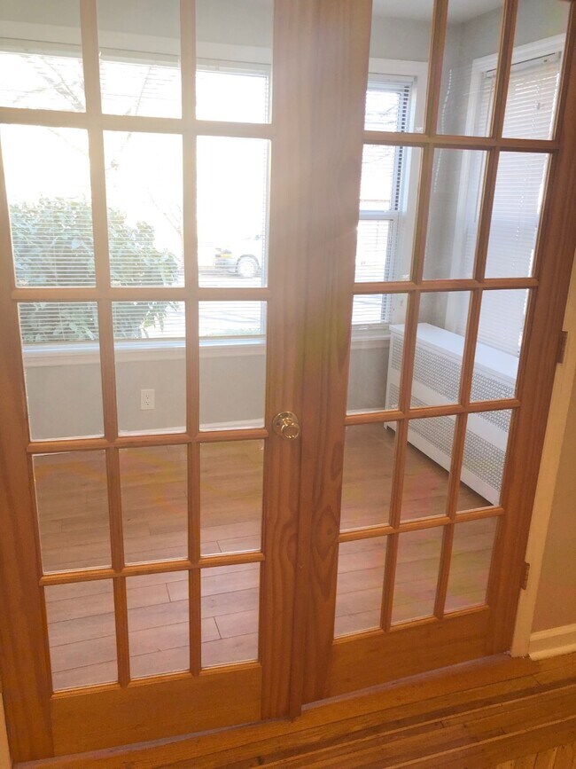 Foto del edificio - 66-30 Central Ave