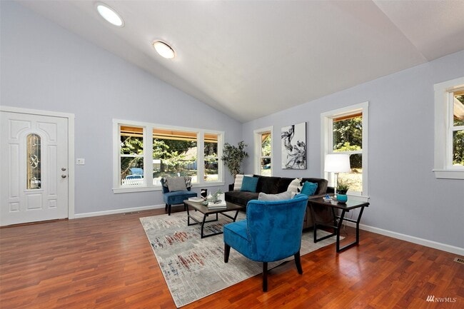 Building Photo - 31 E Peyton Pl