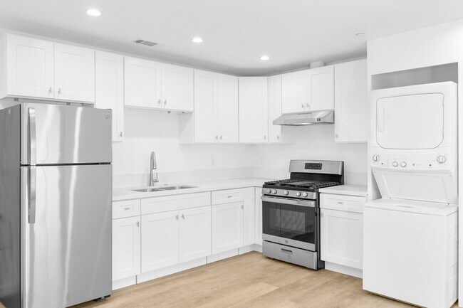 Foto del edificio - 308 N Catalina Ave