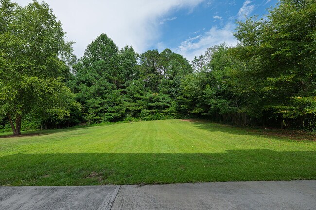 Building Photo - 315 Foe Creek Dr