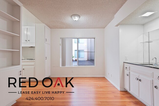 Foto del edificio - 319 S Clark Dr