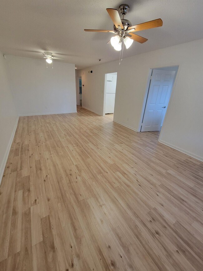 Foto del edificio - 1100 Greentree Ct