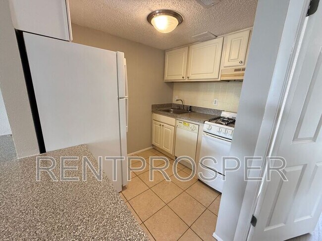 Building Photo - 121 Oyster Bay Cir