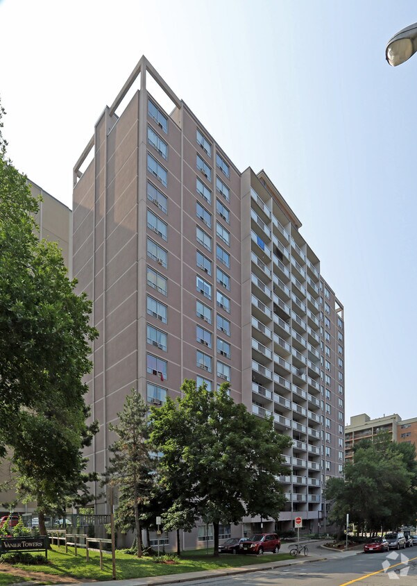 Vanier Towers 95 Hess St S Hamilton, ON
