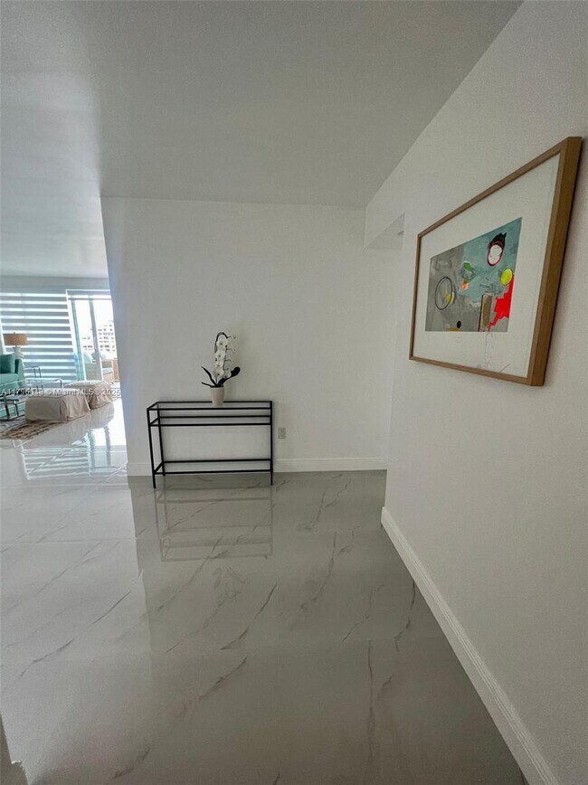 Foto del edificio - 155 Ocean Ln Dr
