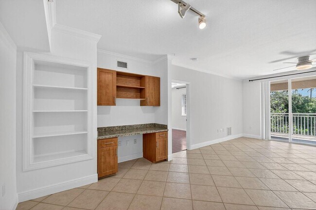 Building Photo - 6511 Emerald Dunes Dr
