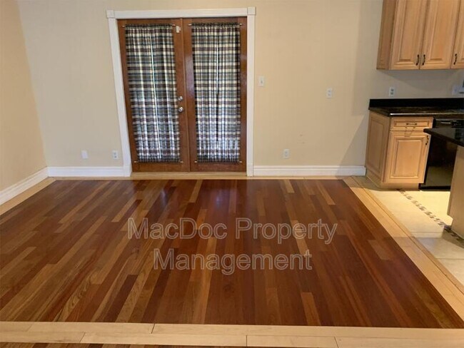 Building Photo - 11720 Eisenhower Ln