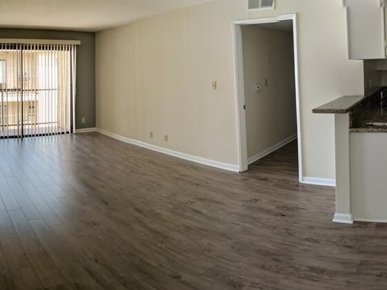 Building Photo - 301 E Verdugo Ave