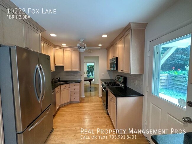 Building Photo - Qualify for a zero deposit? Recently Remod...