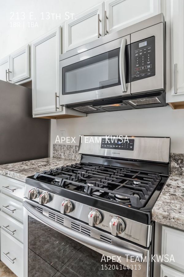 Foto del edificio - 213 E 13th St