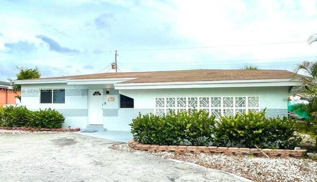 Building Photo - 7904 Miramar Pkwy