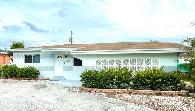 Foto del edificio - 7904 Miramar Pkwy