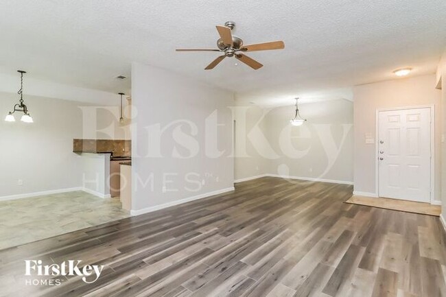 Building Photo - 9009 Brushy Creek Trail