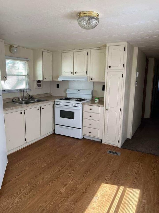 Building Photo - Davison Mobile Home Community