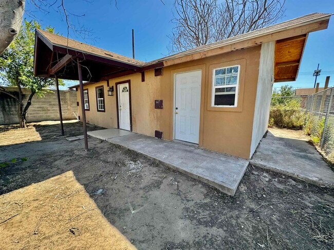 Building Photo - 207 W San Pedro St