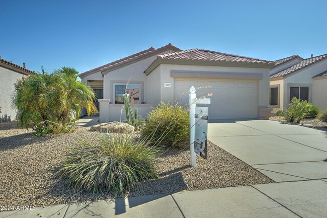 Foto del edificio - 16457 W Rock Springs Ln