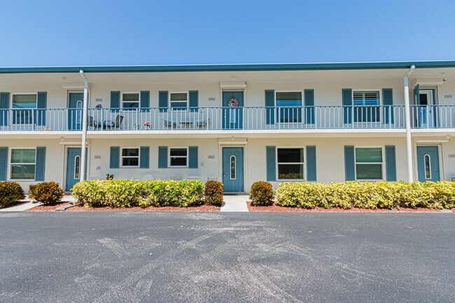 Foto del edificio - ** COZY 2BR/2BA FURNISHED CONDO – 55+ COMMUNITY IN RIVIERA GOLF ESTATES BY LELY ** SEASONAL OR 6 ...