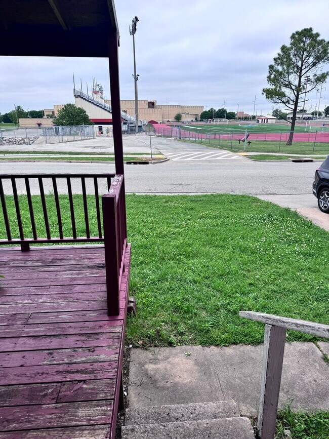 Foto del edificio - 2 Bedroom 1 Bath Duplex