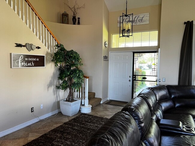 Foto del edificio - Gorgeous 4 bedroom 3 Bathroom Home in East...