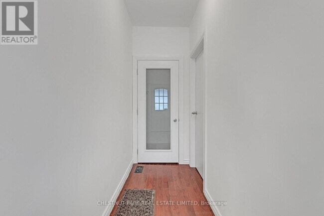 Photo du bâtiment - 1383 Lansdowne Ave