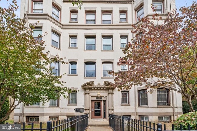Building Photo - 1421 Columbia Rd NW