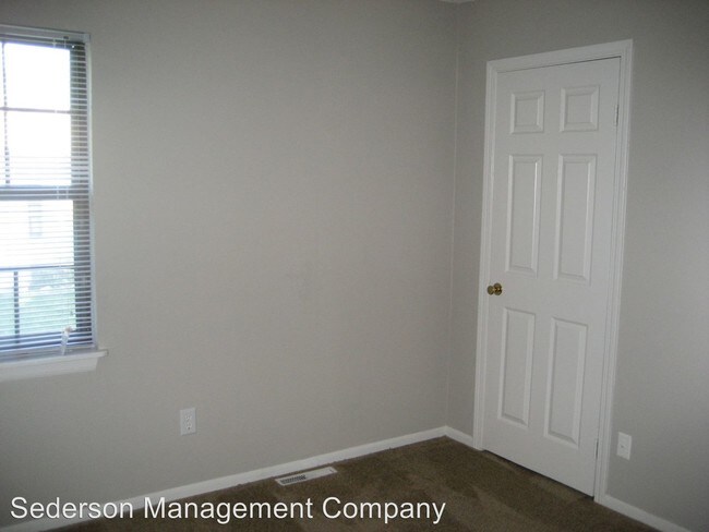 Building Photo - 425 N Logan St
