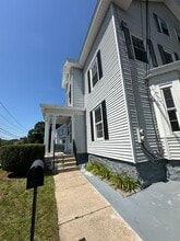 Private Front Entrance - 7 Buxton Ct