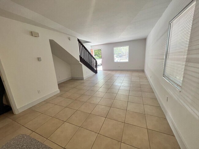 Building Photo - 1231 SW 61st Terrace