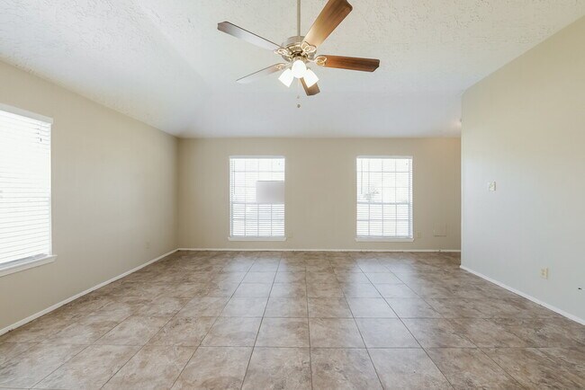 Building Photo - 2438 Autumn Springs Ln