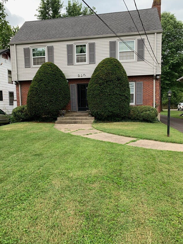 Primary Photo - 210 Browns Ln