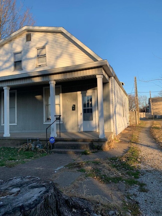 Building Photo - 311 Sherman St