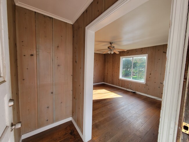 Building Photo - 1591 Silverado Trail