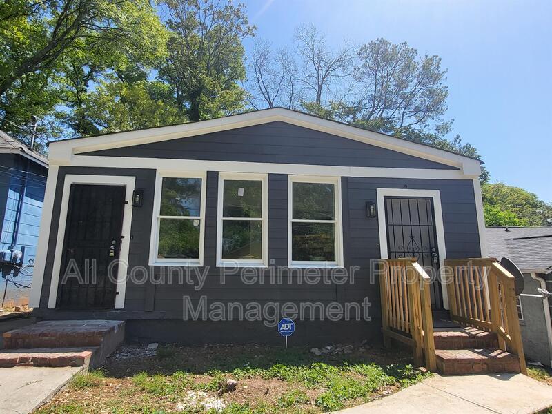 Photo - 1154 Windsor Street SW