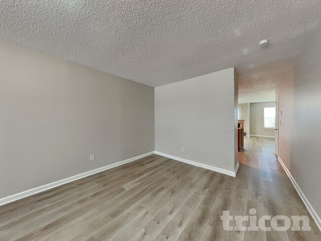 Building Photo - 740 Parkway Rd