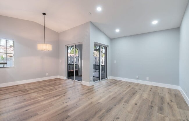Photo - 1579 Springside Dr House