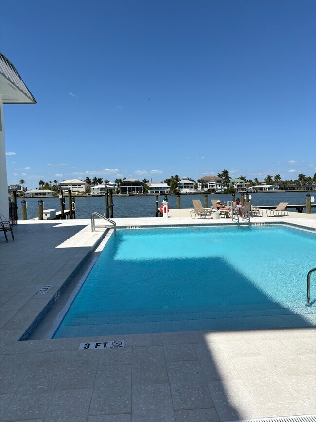 Building Photo - 271 Southbay Dr