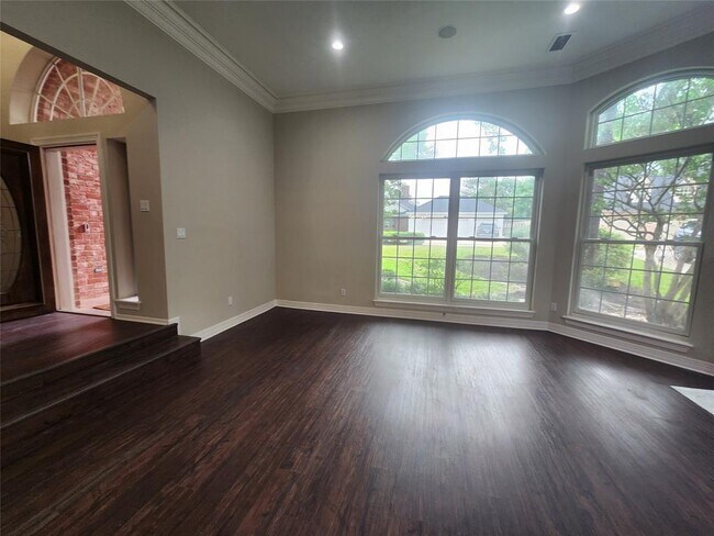 Building Photo - 24607 E Kingscrest Cir