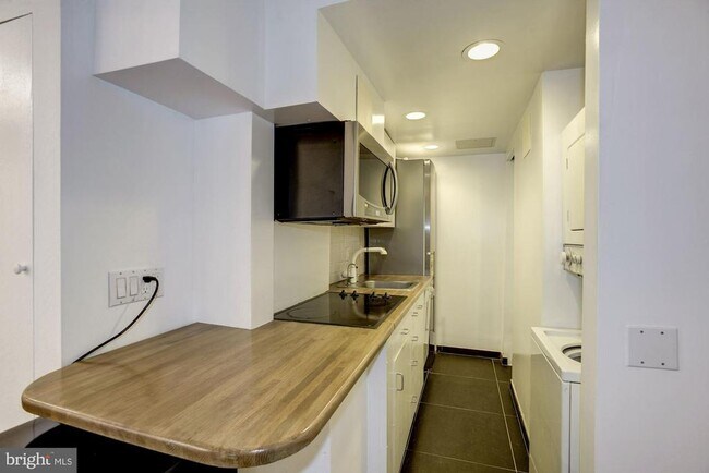 Foto del edificio - 2370 Champlain St NW