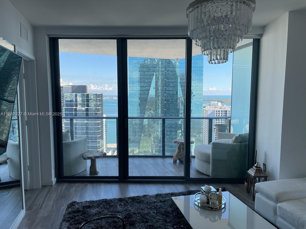 Foto principal - 1300 S Miami Ave