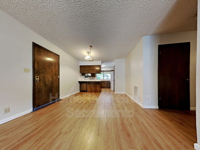 Building Photo - 5504 Sequoia Cir
