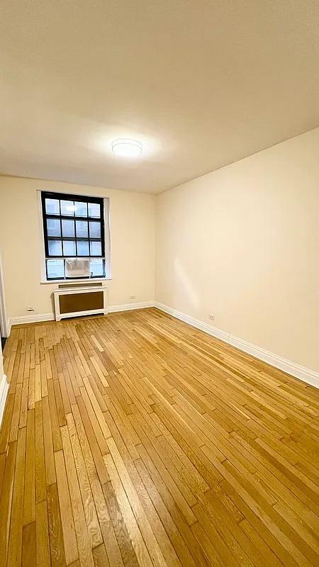 Building Photo - 107 E 63rd St
