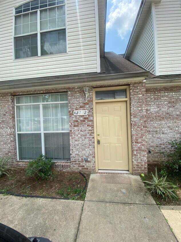 Primary Photo - 427 W College Ave