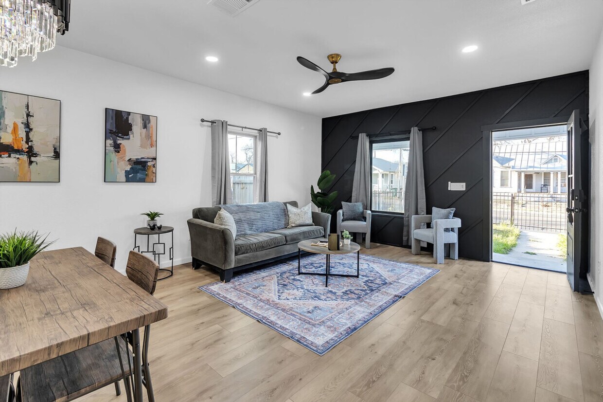 Foto principal - 2306 E Houston St