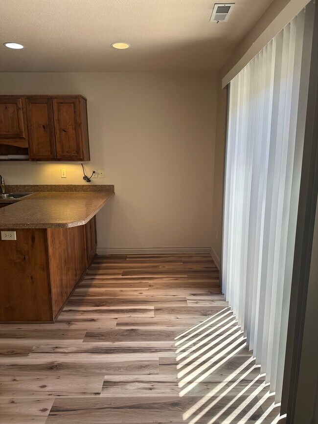 Foto del edificio - Modern 3 Bed, 2.5 Bath Townhouse - Excelle...