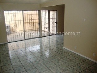 Building Photo - 914 Acosta Plz